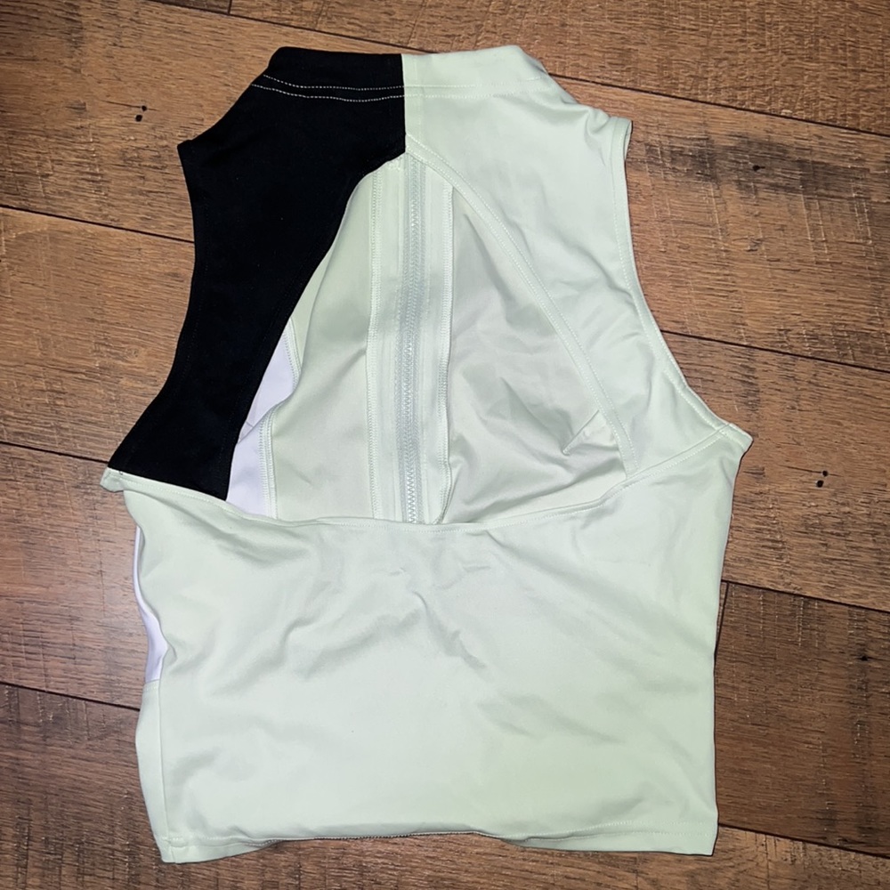 Gymshark Top - Picture 2 of 3